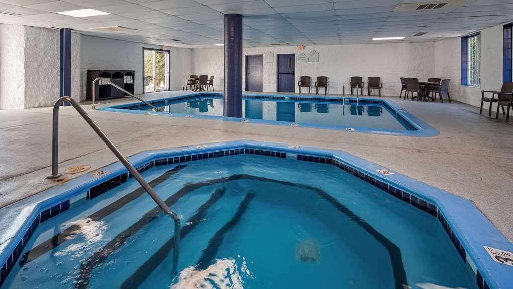 Charlevoix Inn & Suites Surestay Collection By Best Western Servizi foto