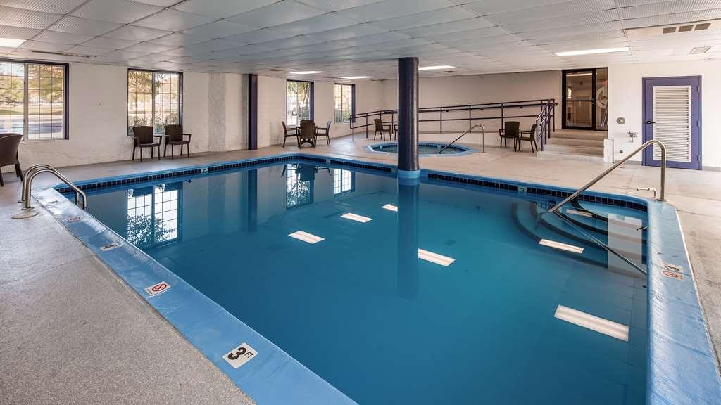 Charlevoix Inn & Suites Surestay Collection By Best Western Servizi foto