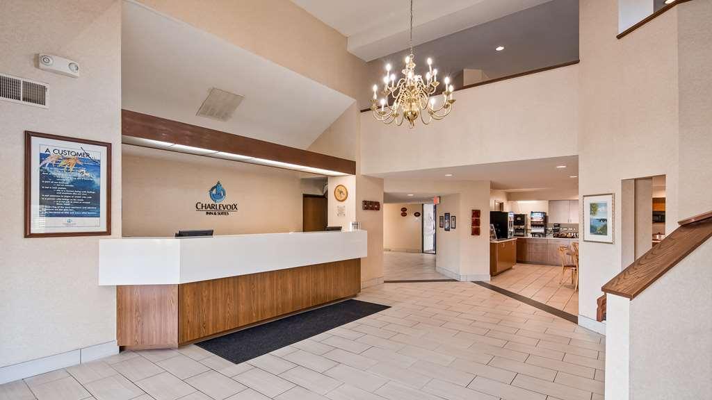 Charlevoix Inn & Suites Surestay Collection By Best Western Interno foto
